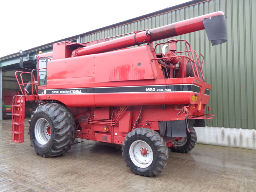 farm-equipment-combine-harvesterCASE-IH-International-1680-Axial-Flow-Rotary-Combine---1574963118992654537_big--19112819440763229500