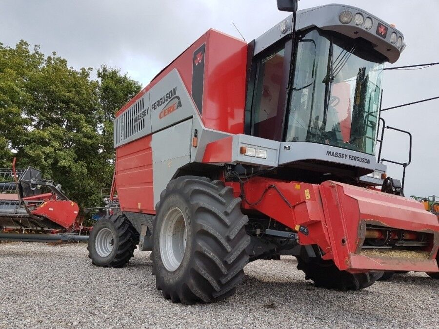 farm-equipment-combine-harvesterMASSEY-FERGUSON-7274---1600942351935588285_big--20092413122928007400
