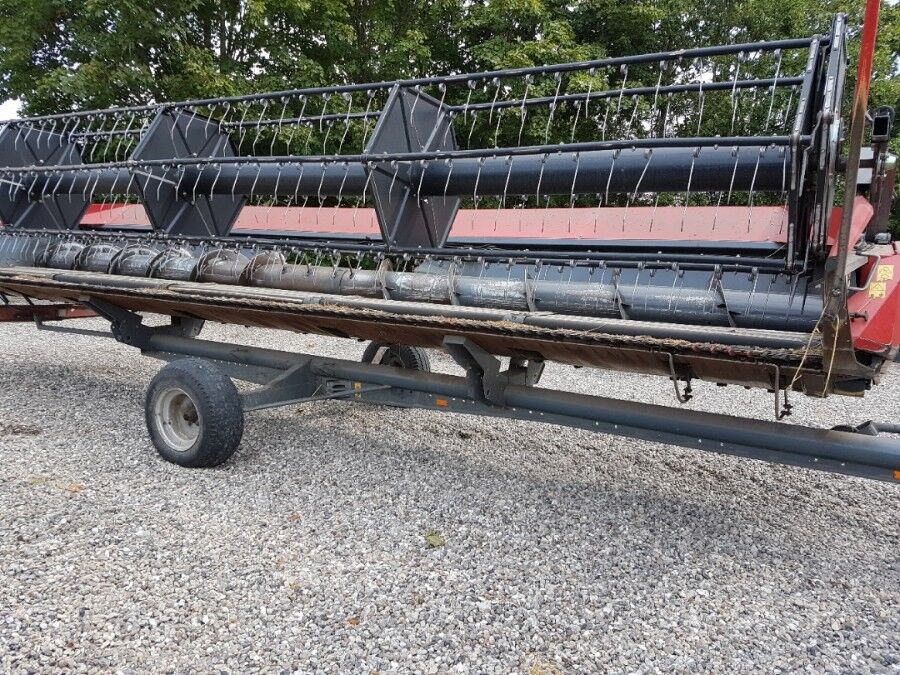 farm-equipment-combine-harvesterMASSEY-FERGUSON-7274---1600942352059695395_big--20092413122928007400